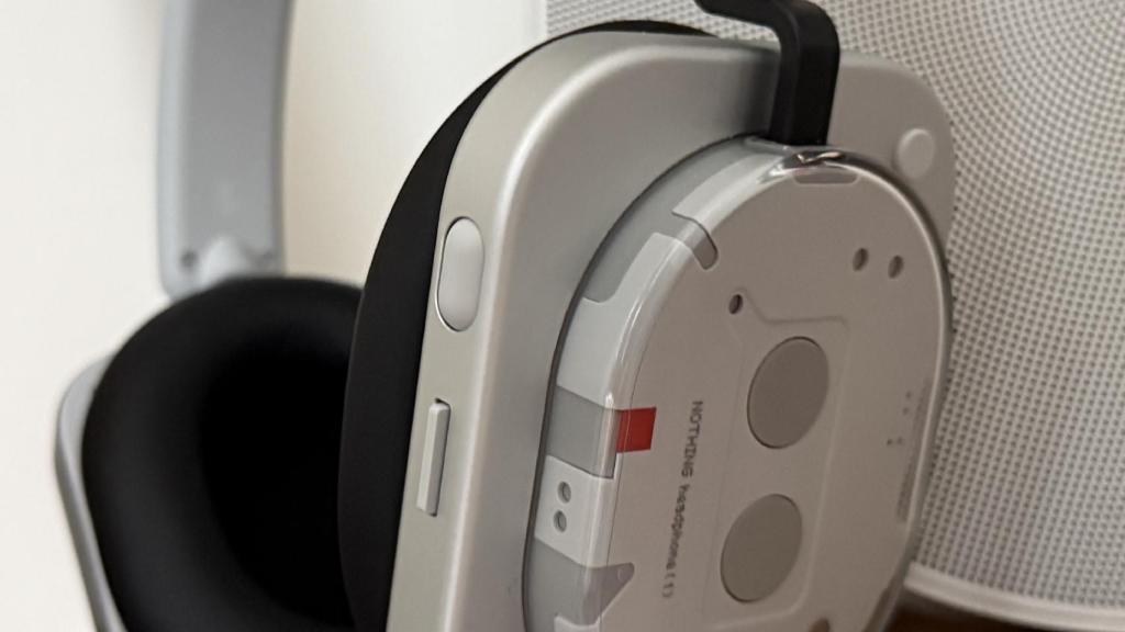 Nothing Headphone (1)