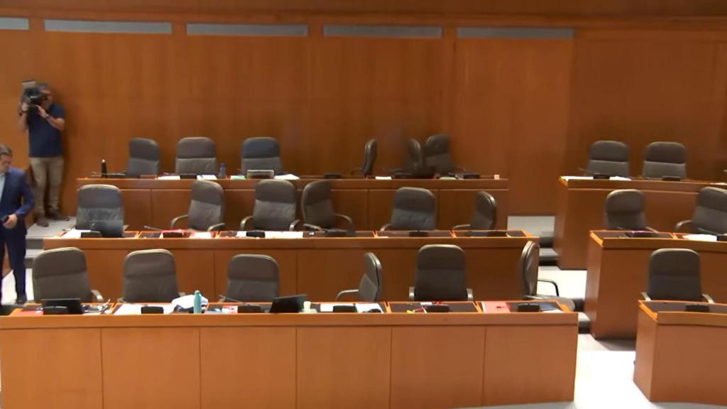 Bancada de la izquierda en las Cortes de Aragón, vacía