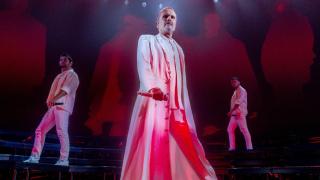 El cantante Miguel Bosé en su concierto del Movistar Arena. Foto: EuropaPress