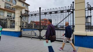 El acceso al público en Calvo Sotelo, en A Coruña, cortado.