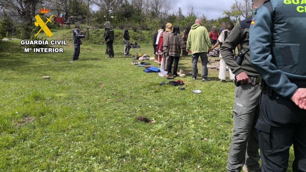 Asentamiento hippie del 'Rainbow Family' en Abellada