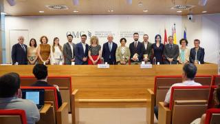 Foto de familia de la presentación del libro sobre los MIR.