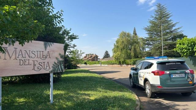 La Guardia Civil en la urbanización en la que ha sido hallado el hombre desaparecido