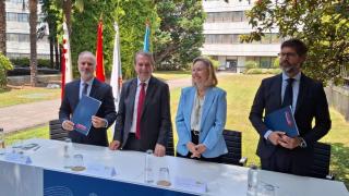 De izquierda a derecha, David Regades, Abel Caballero, Amparo Valcarce y Manuel Escalante