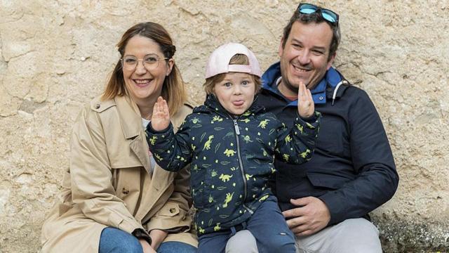 Ana, Alejo y Javi en una fotografía familiar