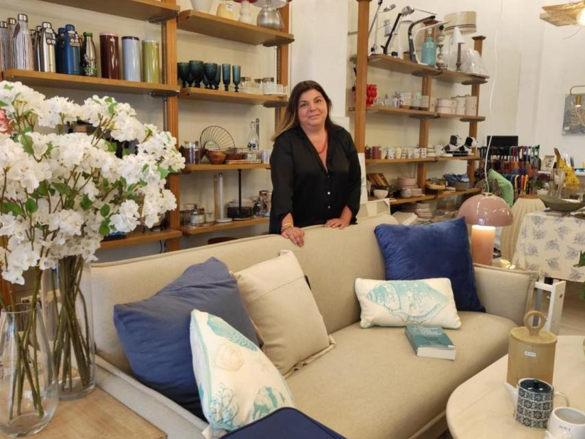 Carolina Cerdeira, en Puerta del Sol Decoración, también en Os Mallos.