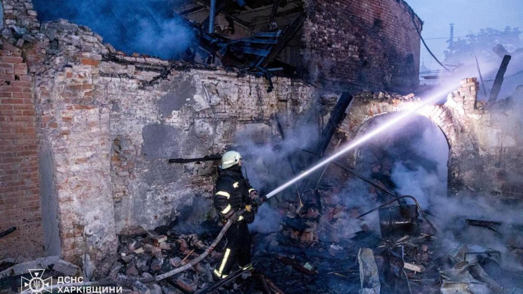 Consecuencias de un ataque con drones rusos en Járkov.