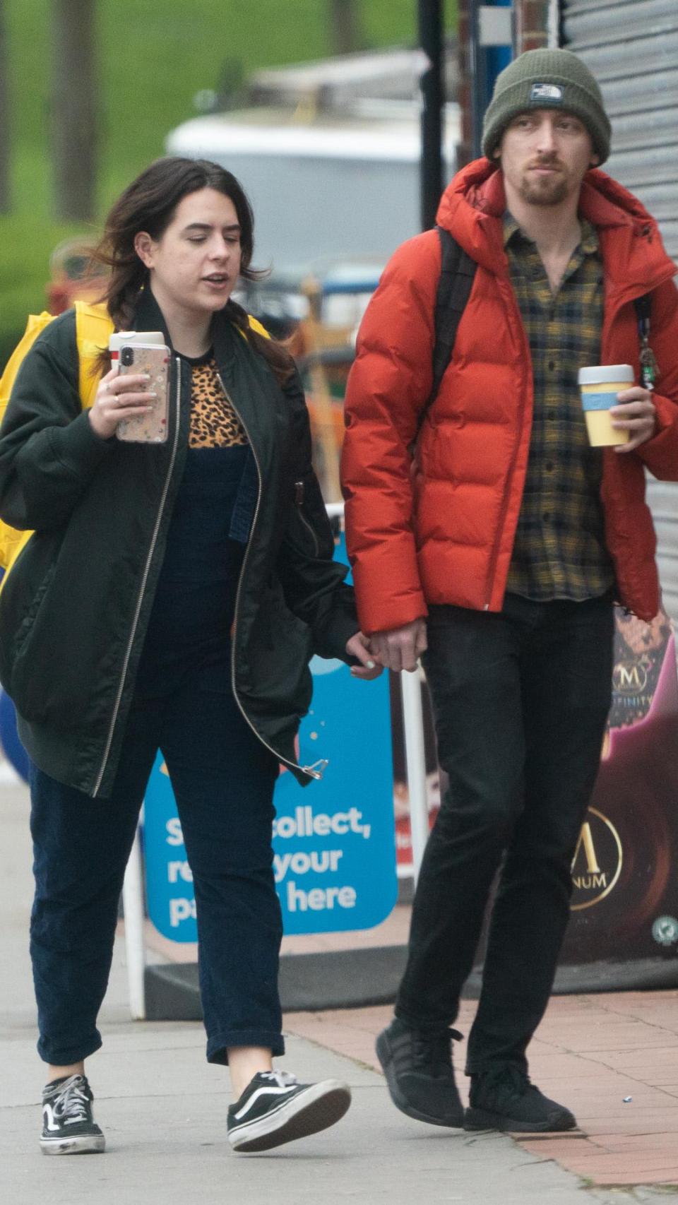 Bella Cruise, con su marido, Max Parker, en Londres en 2019.