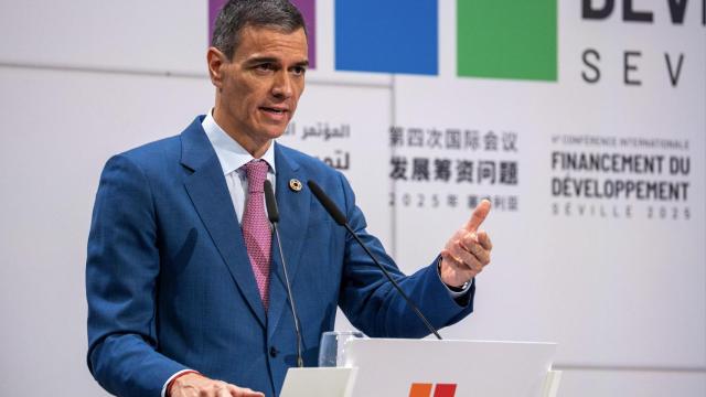 El presidente del Gobierno, Pedro Sánchez, comparece en el marco de la IV Conferencia Internacional sobre la Financiación para el Desarrollo de la ONU, que se celebra en Sevilla.