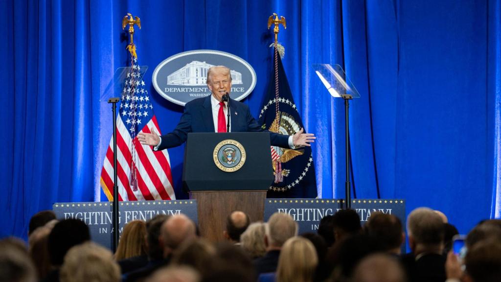 El presidente Trump hablando en el Departamento de Justicia.