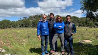 Los '4 monos' que por casualidad/azar crean un vino madrileño que venden en más de x países en Cadalso de los Vidreos