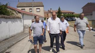 De Vicente visita seis pueblos del norte segoviano para seguir de cerca las inversiones de la Diputación