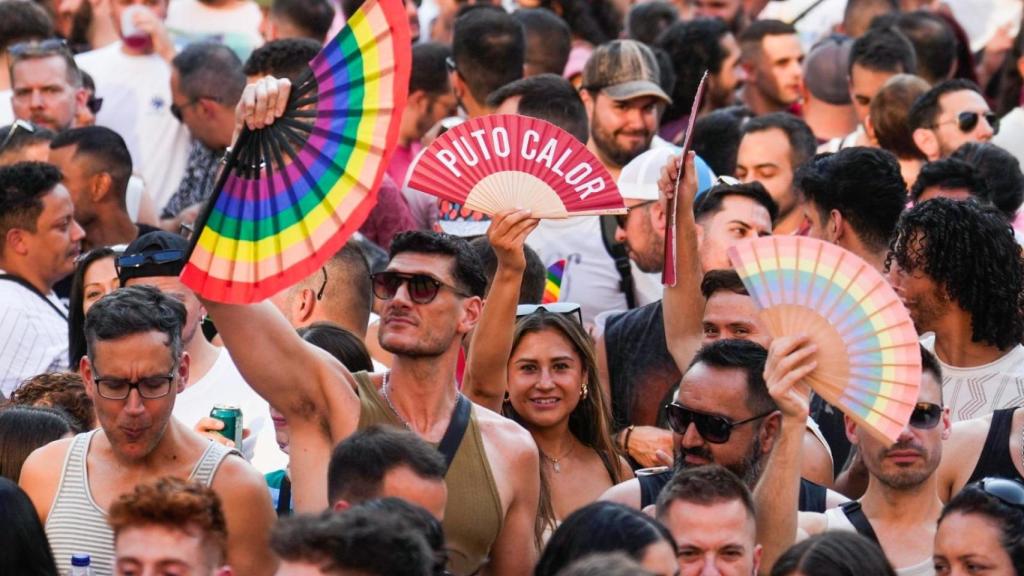 Asistentes al pregón del Orgullo 2025 este miércoles, en la plaza Pedro Zerolo de Madrid.