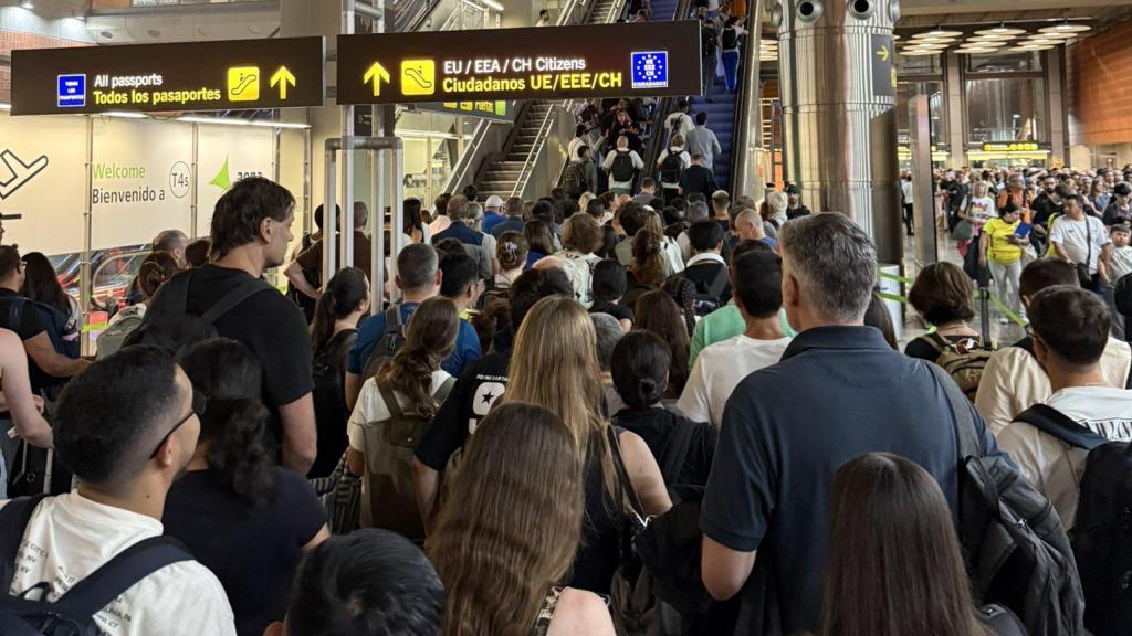 Caos en la T4 de Barajas
