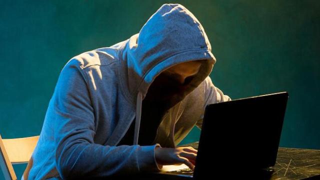 Imagen de un hacker.