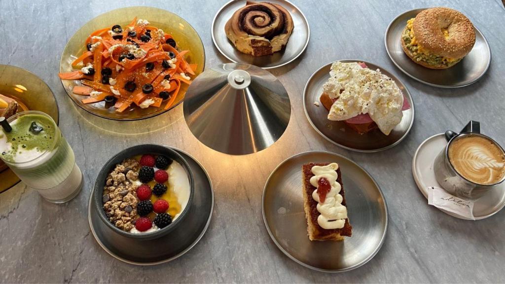 Algunos de los platos de Adèlia Corner.