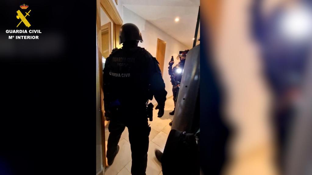 Uno de los registros efectuados por la Guardia Civil.