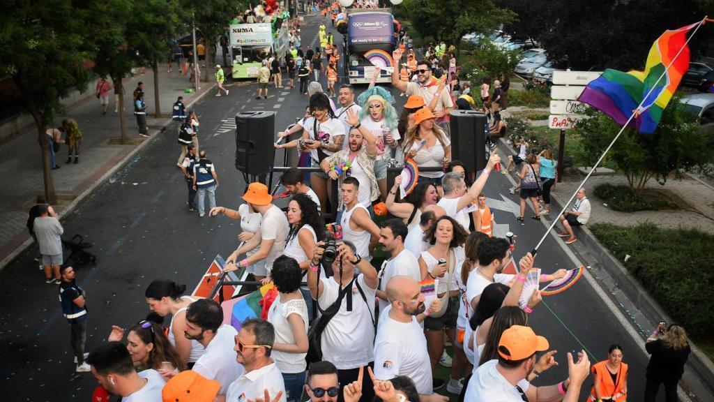 Personas en una carroza en el MADO 2024