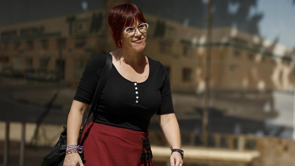 La diputada, Àgueda Micó, a su llegada a la ejecutiva nacional de Compromís. Efe / Biel Aliño