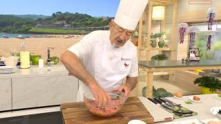 Karlos Arguiñano en pleno programa Cocina Abierta.