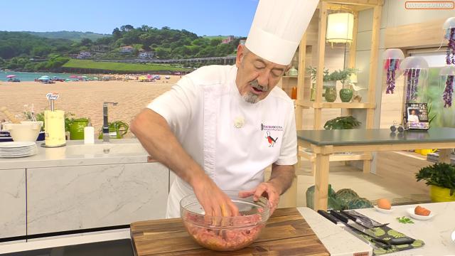 Karlos Arguiñano en pleno programa Cocina Abierta.