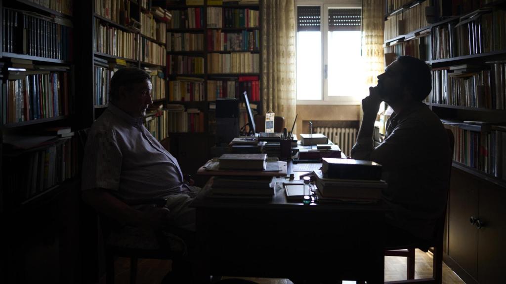 La entrevista a oscuras.