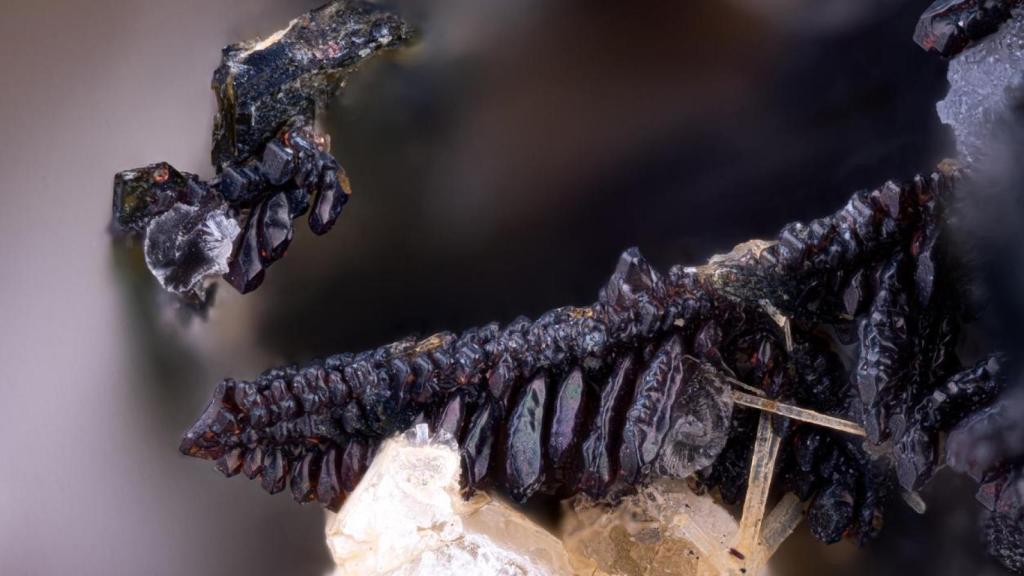 Cristales de perovskita negra.