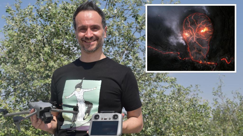 Daniel Viñé con su dron durante la entrevista con este periódico y su fotografía más famosa en un volcán en Islandia