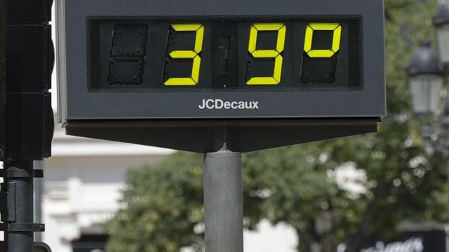 Temperatura en el centro de Valencia. Efe / Manuel Bruque