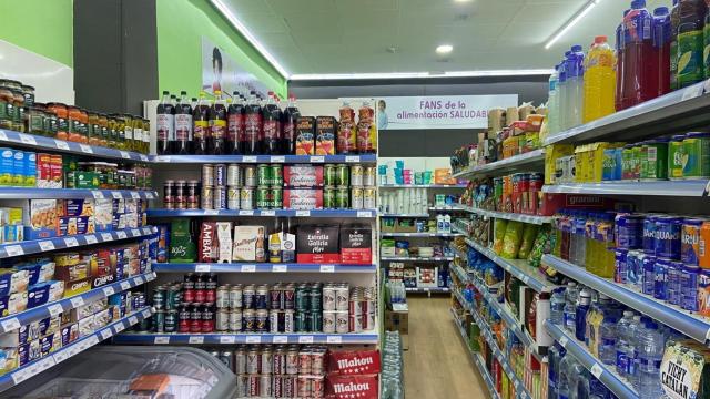 Pasillos del nuevo supermercado.