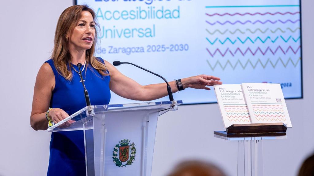 La alcaldesa de Zaragoza, Natalia Chueca, durante la presentación del plan, este jueves.