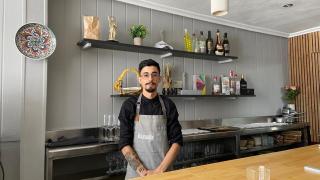 Alejandro, chef de un nuevo restaurante en Zaragoza.