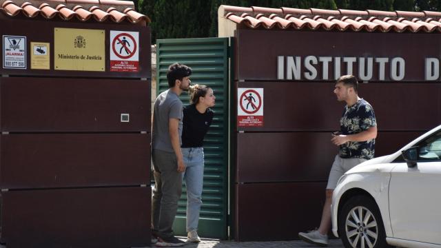 Los familiares de los futbolistas Diogo Jota y André Felipe llegan al Instituto Anatómico Forense de Zamora