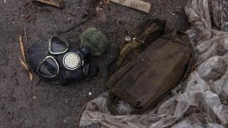 Fotografía de archivo de una máscara de gas de un soldado ruso en Jersón (Ucrania).