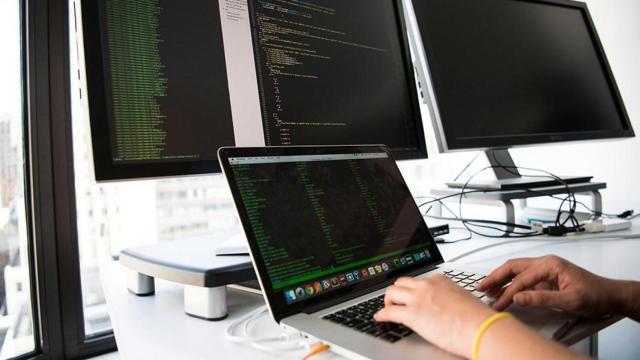 Personal informático de la Junta de Andalucía.