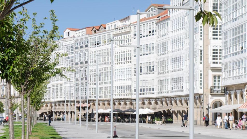 Fachada acristalada de La Marina