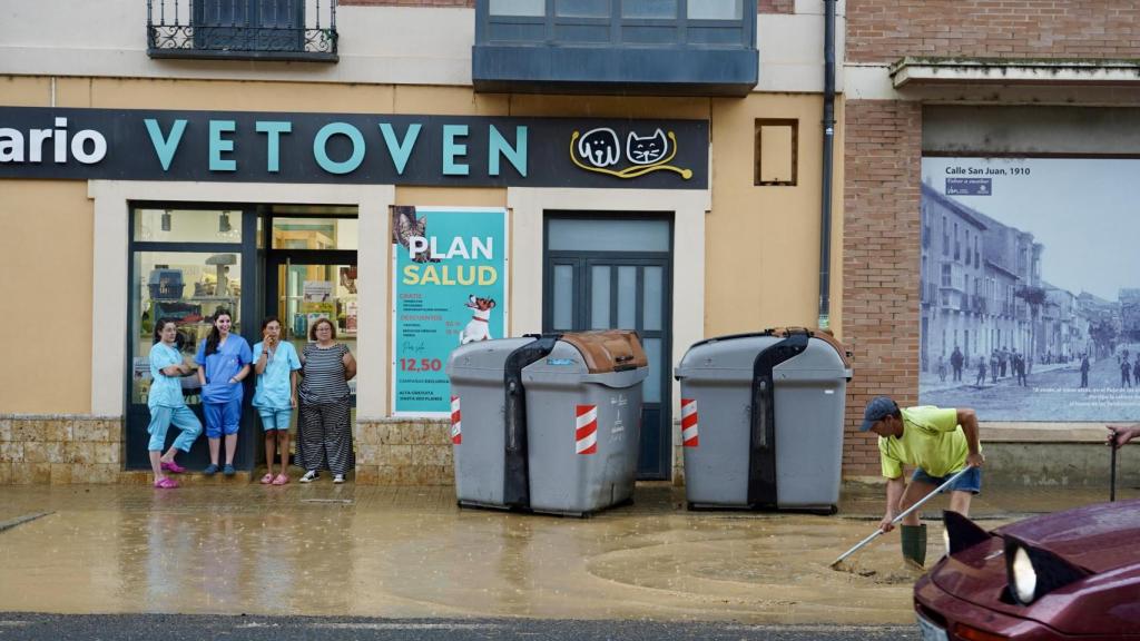 Inundaciones por la tormenta en las calles del municipio