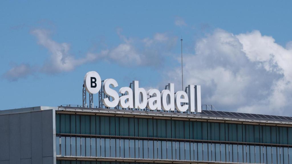 Exterior de la sede de Banco Sabadell