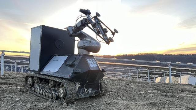 Robot LUMI Series 3.