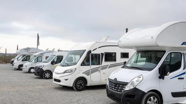 Imagen de autocaravanas.