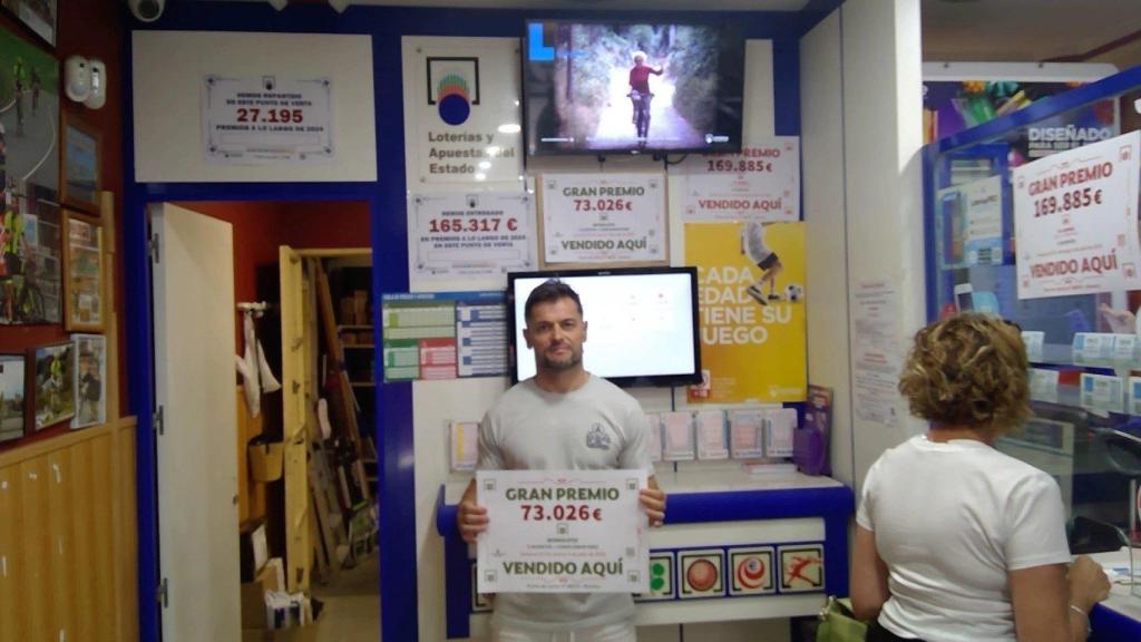 Imagen del despacho de Alovera en el que se ha validado el premio de la Bonoloto.