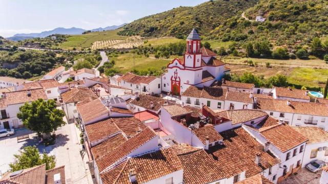 El pueblo de Málaga donde se come muy bien y nadie conoce: Trato impecable, platos deliciosos y un entorno muy acogedor”
