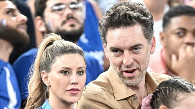 Pau Gasol, con su esposa, Catherine McDonnell, en los Juegos Olímpicos de París de 2024.