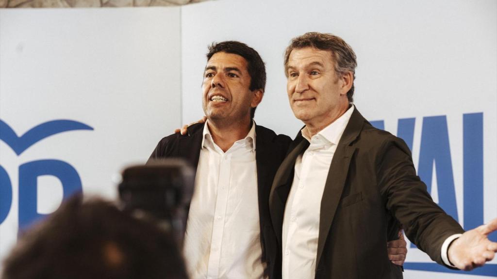 Carlos Mazón y Alberto Núñez Feijóo, en un acto de partido en Alicante. Roberto Plaza / Europa Press