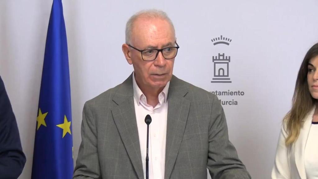 El concejal de Planificación Urbanística, Antonio Navarro, da a conocer este viernes los proyectos aprobados por la Junta de Gobierno municipal.