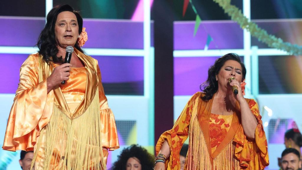 Bertín Osborne junto a María del Monte en 'TCMS'.