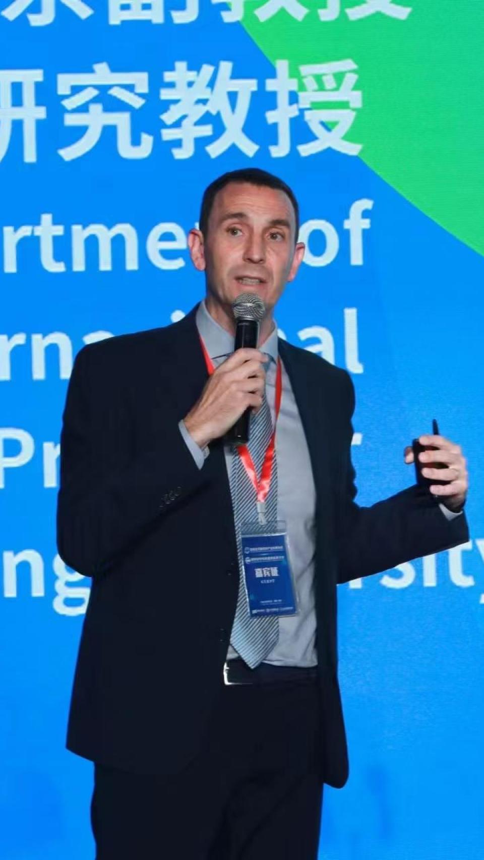 El físico David Pérez de Lara trabajar en la Universidad de Zhejiang.