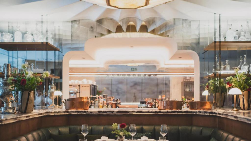 La barra en la planta superior del restaurante Tradición.