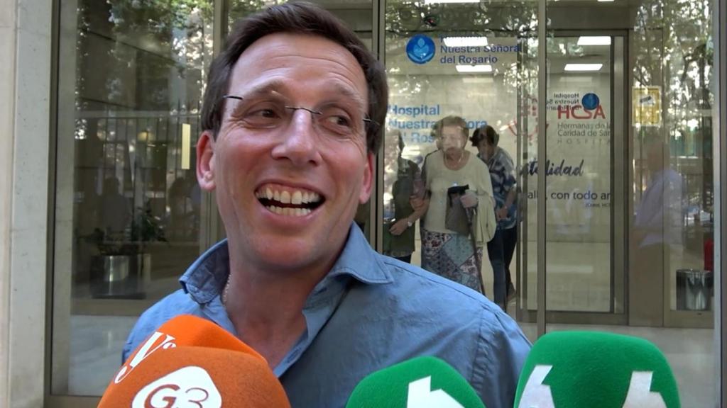 José Luis Martínez-Almeida, pletórico tras convertirse en padre.