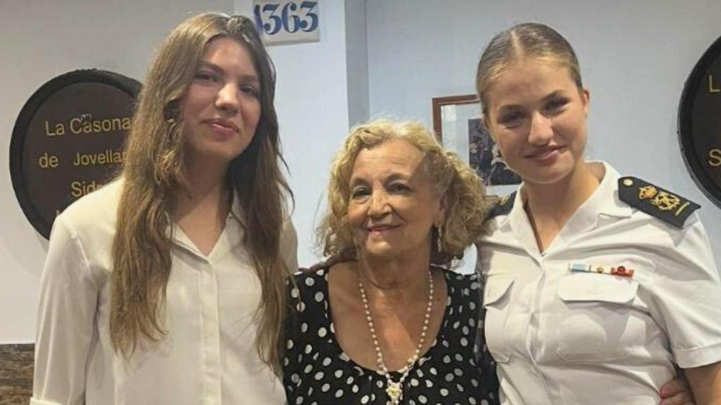 Las hijas de los Reyes, en un restaurante de Gijón.